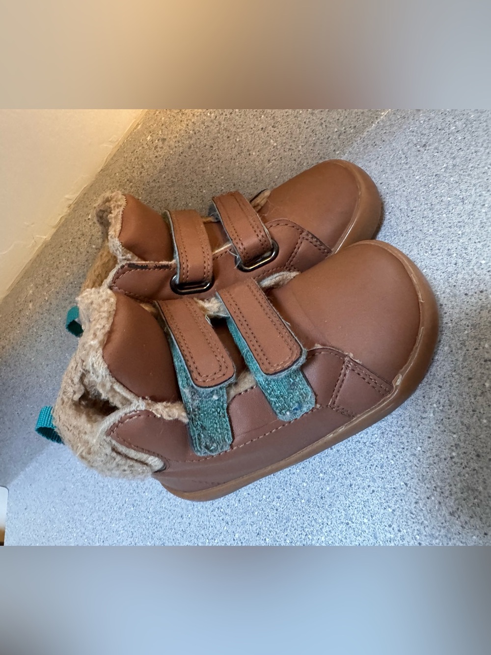 Ten Little
Furry High Top toddler size 7